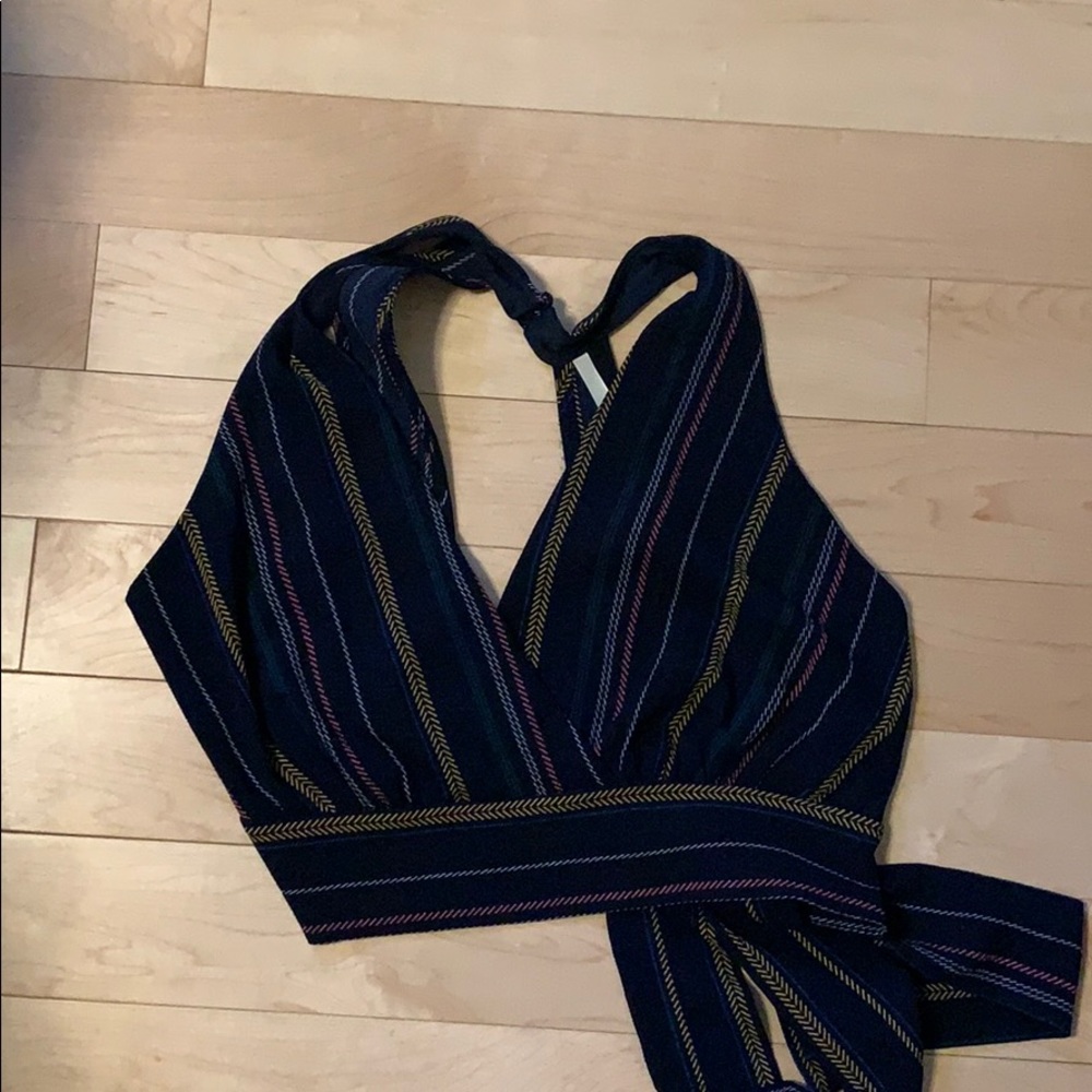 Stripped crop tie top